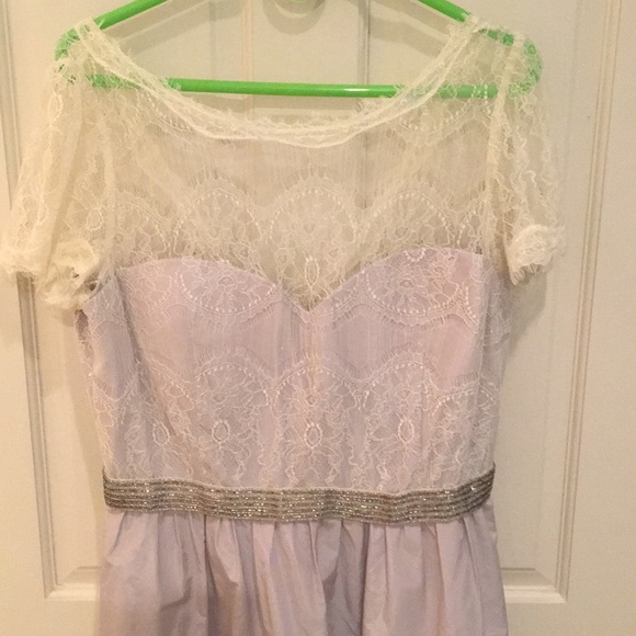 Lace dress - Picture 2 of 7